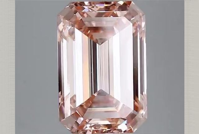 3.89 Carat Emerald Pink Lab Grown Diamond FIPI Color VS1